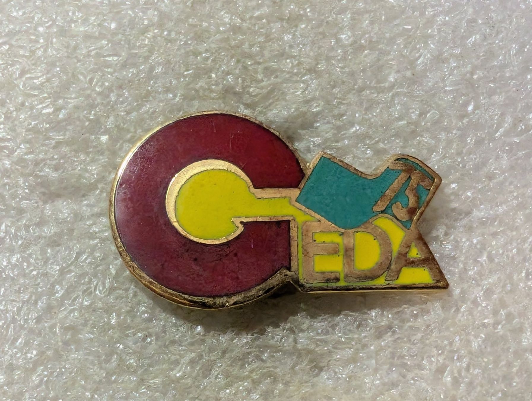 Placchette & Badge: Ansteckpin 106: Ceda – Usato da Oppligen venduto da Pin-Fall-Shop