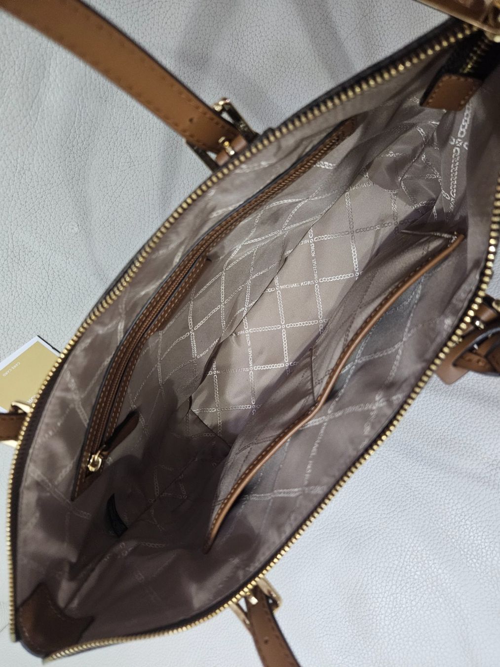 Michael Kors Borse da donna: Sac à main Tote MK brun NEW – Nuovo e nell'imballaggio originale da Les Acacias venduto da minnie6 2