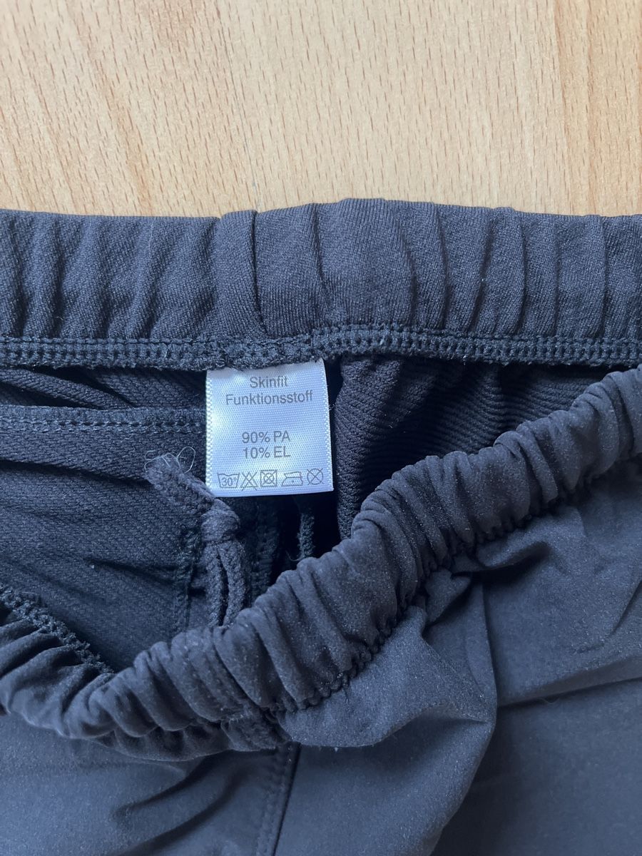 Skinfit Hosen: Skinfit, Grösse S, Schwarz – Gebraucht aus Balzers von Alannah 1