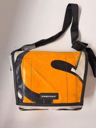 Freitag Tasche Orange Weiss Schwarz Freizeittasche