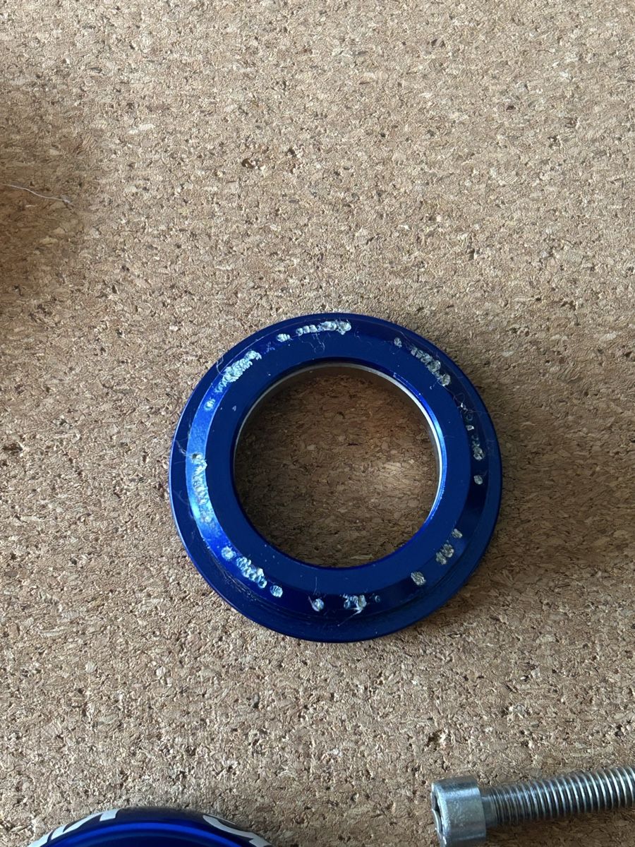 Pezzi di ricambio: Chris King Inset 7 Headset – Usato da Pully venduto da afasel 2