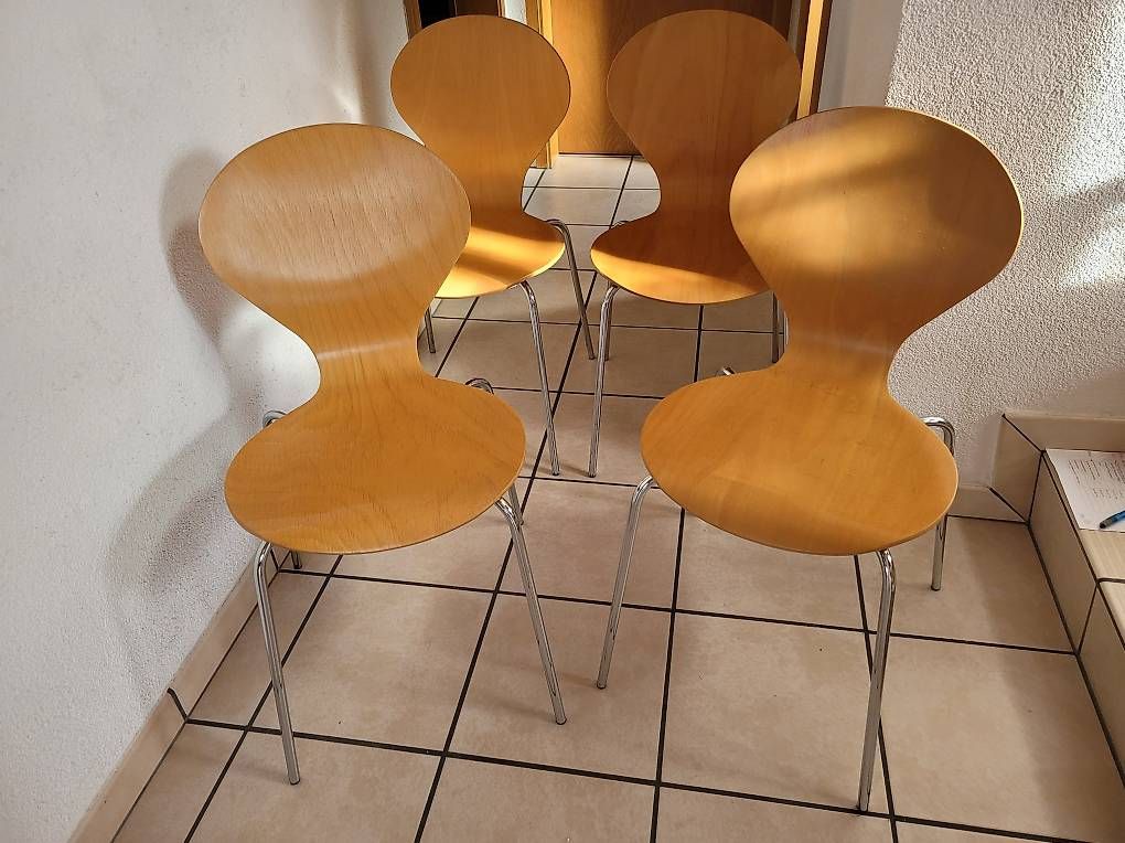 Stühle: 4 x Stühle daneska 01.05 Designklassiker – Gebraucht aus Beinwil am See von alpha4712