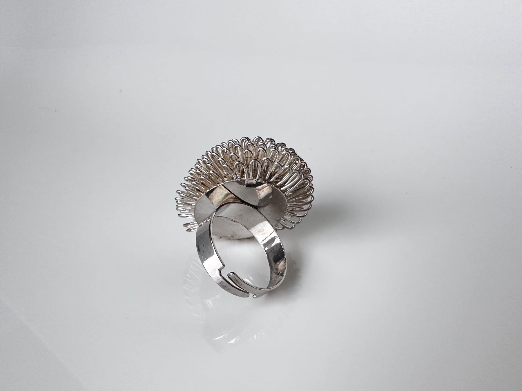 Anelli: Anello di design floreale in metallo – Usato da Agno venduto da Cosmogin1811 1
