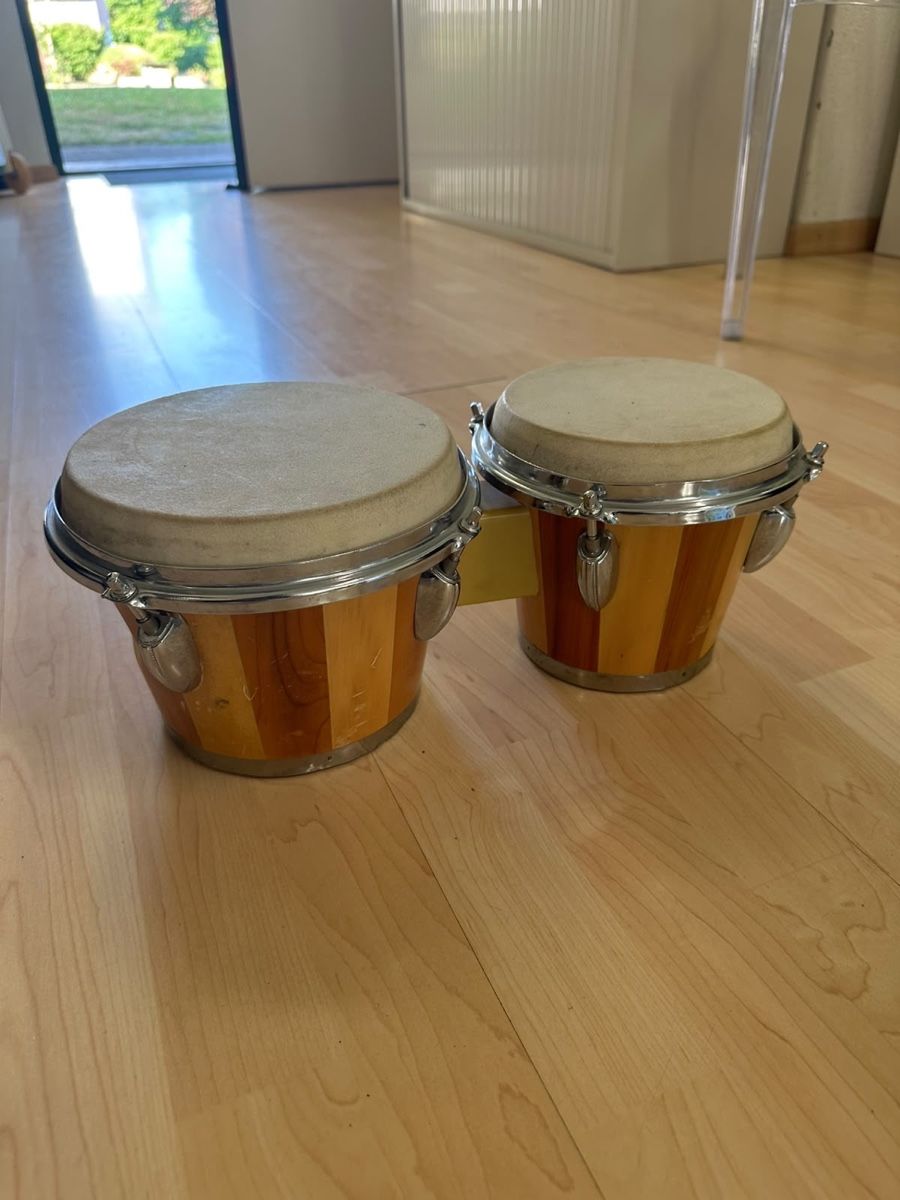 Strumenti musicali: Bongo Trommel Set Holz Naturfarben – Usato da Glattbrugg venduto da ray_5br5