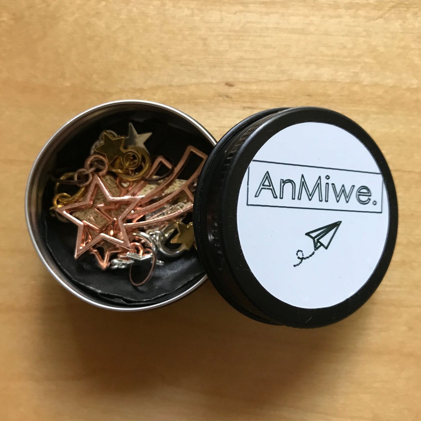 Anhänger: AnMiwe. - 9 Maschenmarkierer - Anhänger - in Dösli – Neu und originalverpackt aus Riniken von KreativImKopf 1