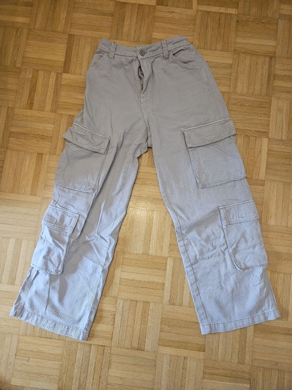 H&M Pantaloni: H&M Divided Cargohose grau Grösse 40 – Usato da Dickbuch venduto da lea_6m8c