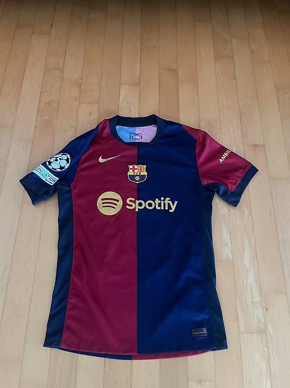 FC Barcelona Leibchen & Hosen: FC Barcelona T-Shirt – Gebraucht aus Allschwil von Manolictus