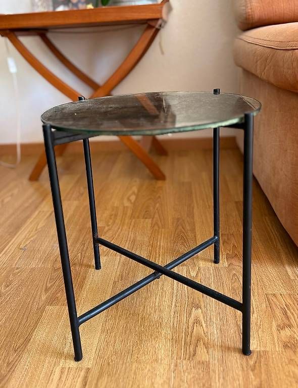 Tische: Table d'appoint en verre et métal – Gebraucht aus Tannay von mic_9j97 1