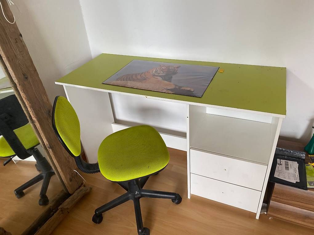 Scrivanie: Bureau et chaise – Usato da Villars-Burquin venduto da bap_j8rz