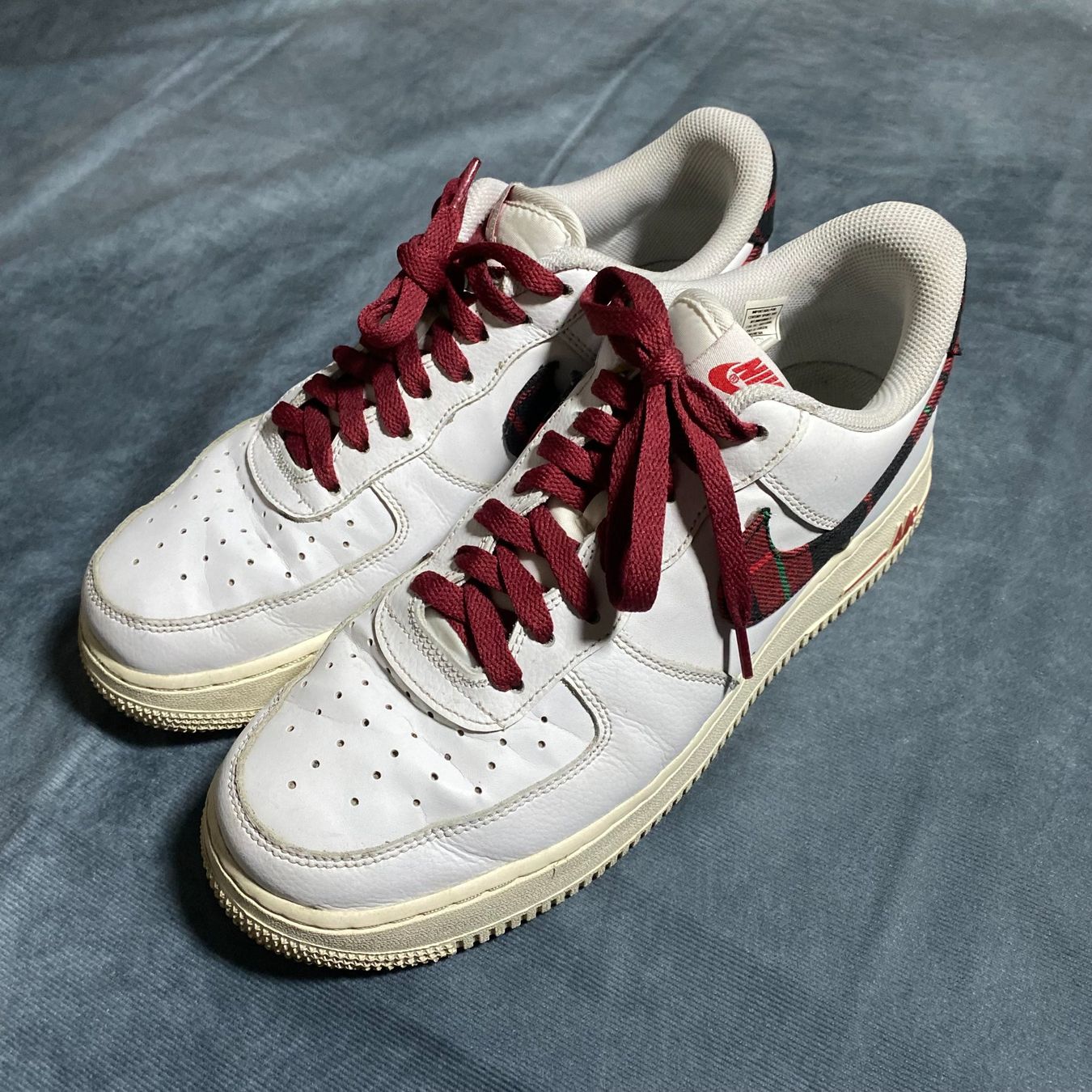 Nike Scarpe da uomo: Air Force Custom Rot Carriert Grösse 42 – Usato da Liestal venduto da Octo_Vintage