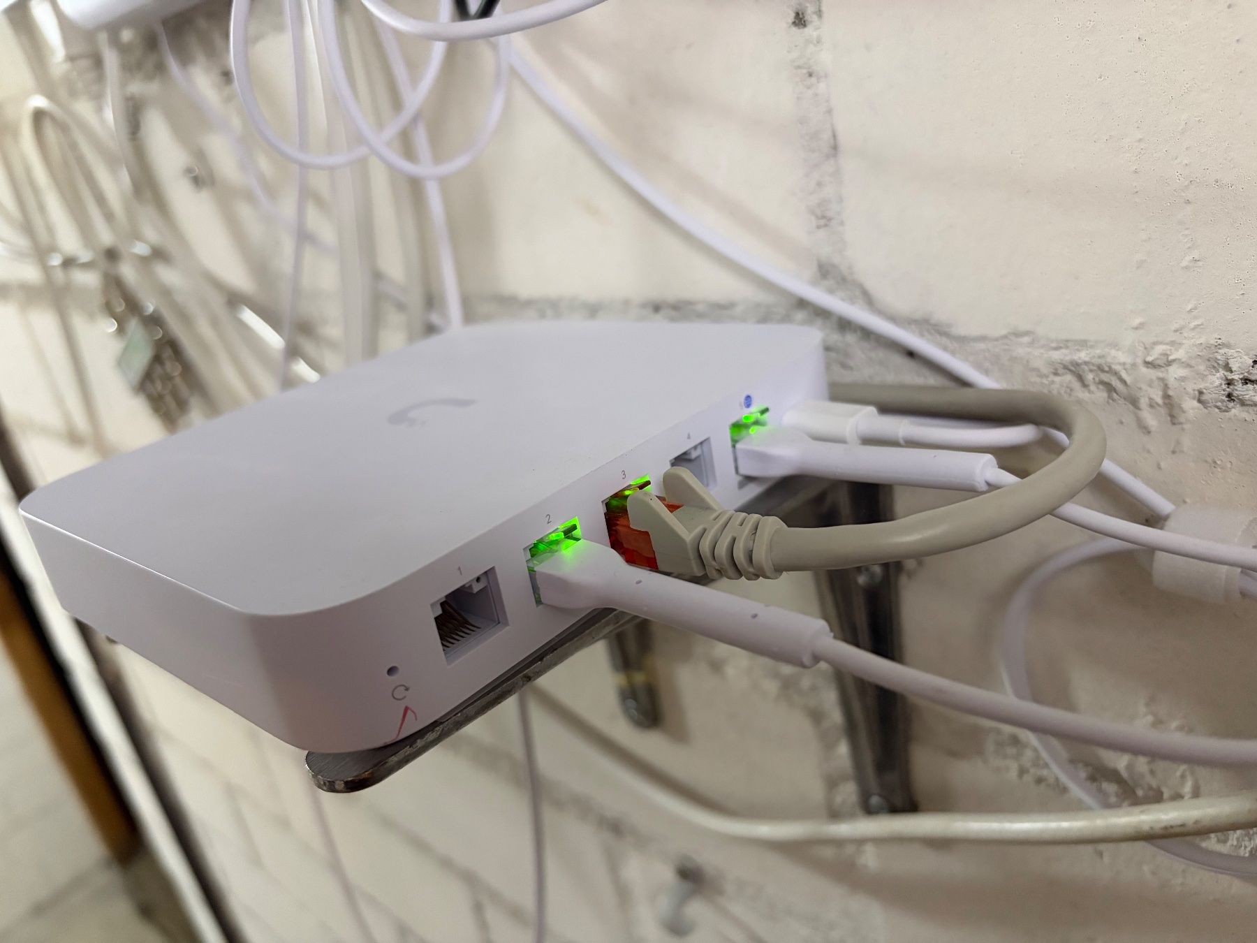 Ubiquiti Modems & Router: Ubiquiti Cloud Gateway Ultra – Gebraucht aus Horriwil von Marzocco1 6