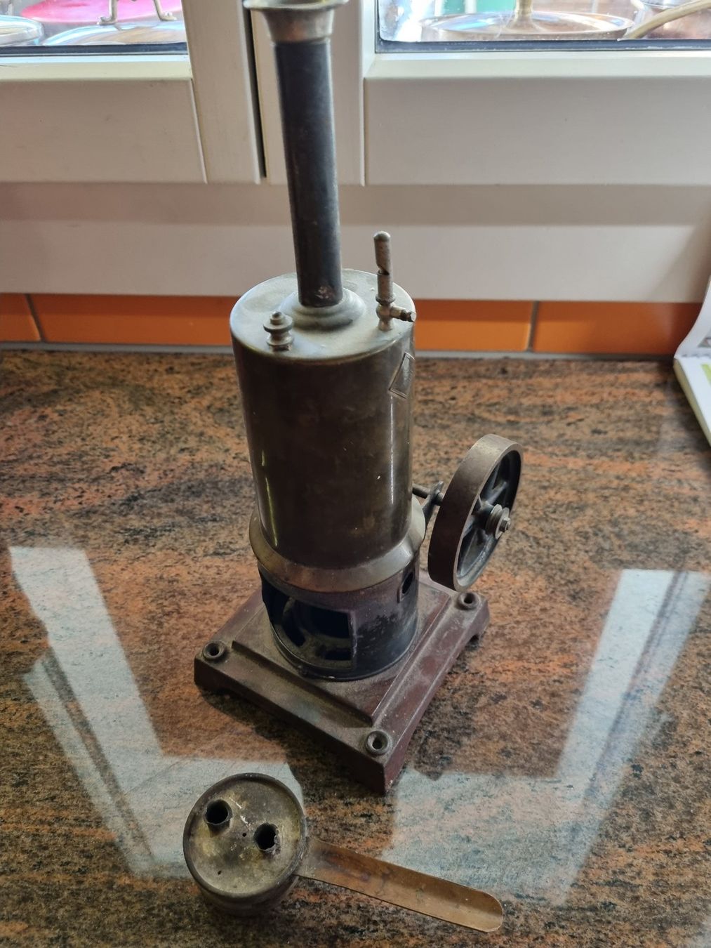 Märklin Kit di modellismo & Modellini statici: Märklin Stehender Kessel. Stehende Dampfmaschine – Usato da Trachslau venduto da post35