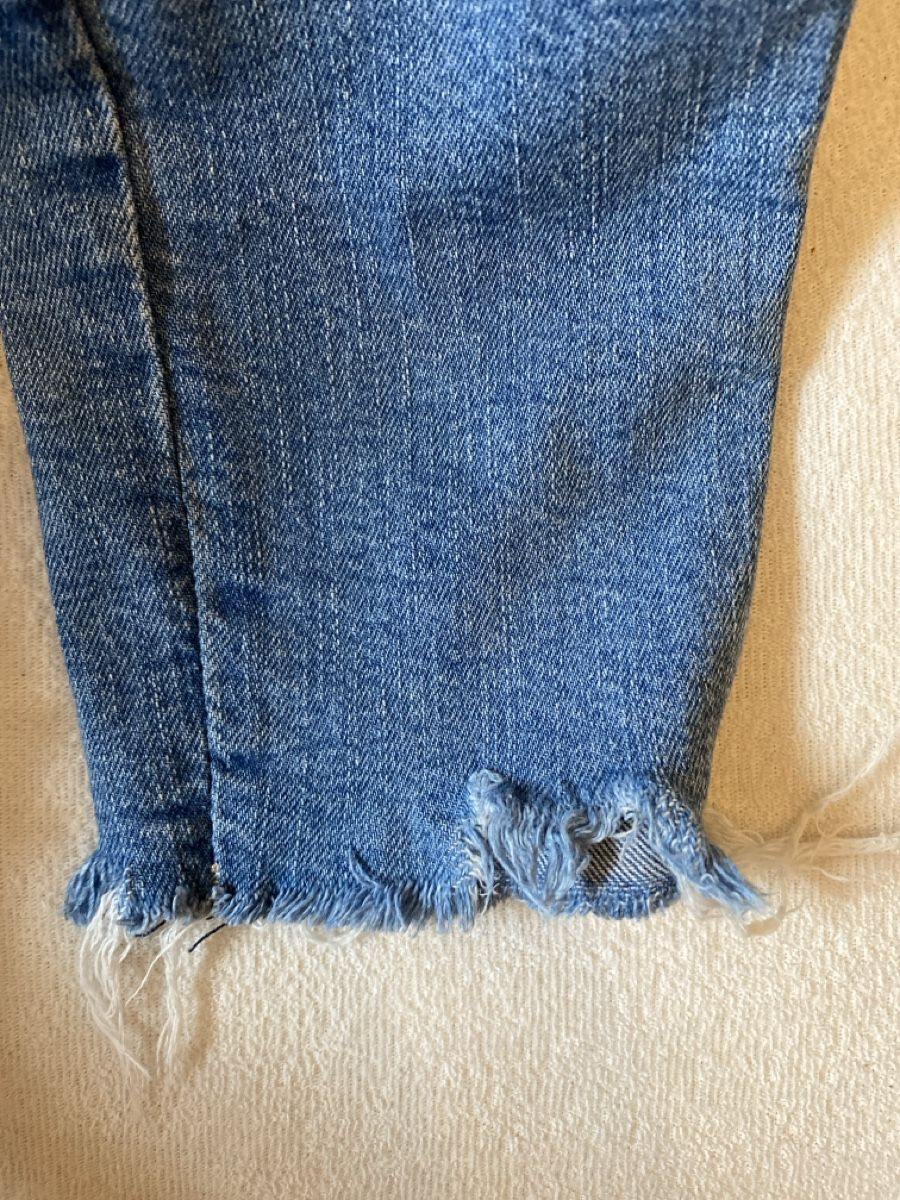Jeans: 2 Löcher-Jeans blau Gr. 36 – Usato da Langenthal venduto da jessiica_z 4