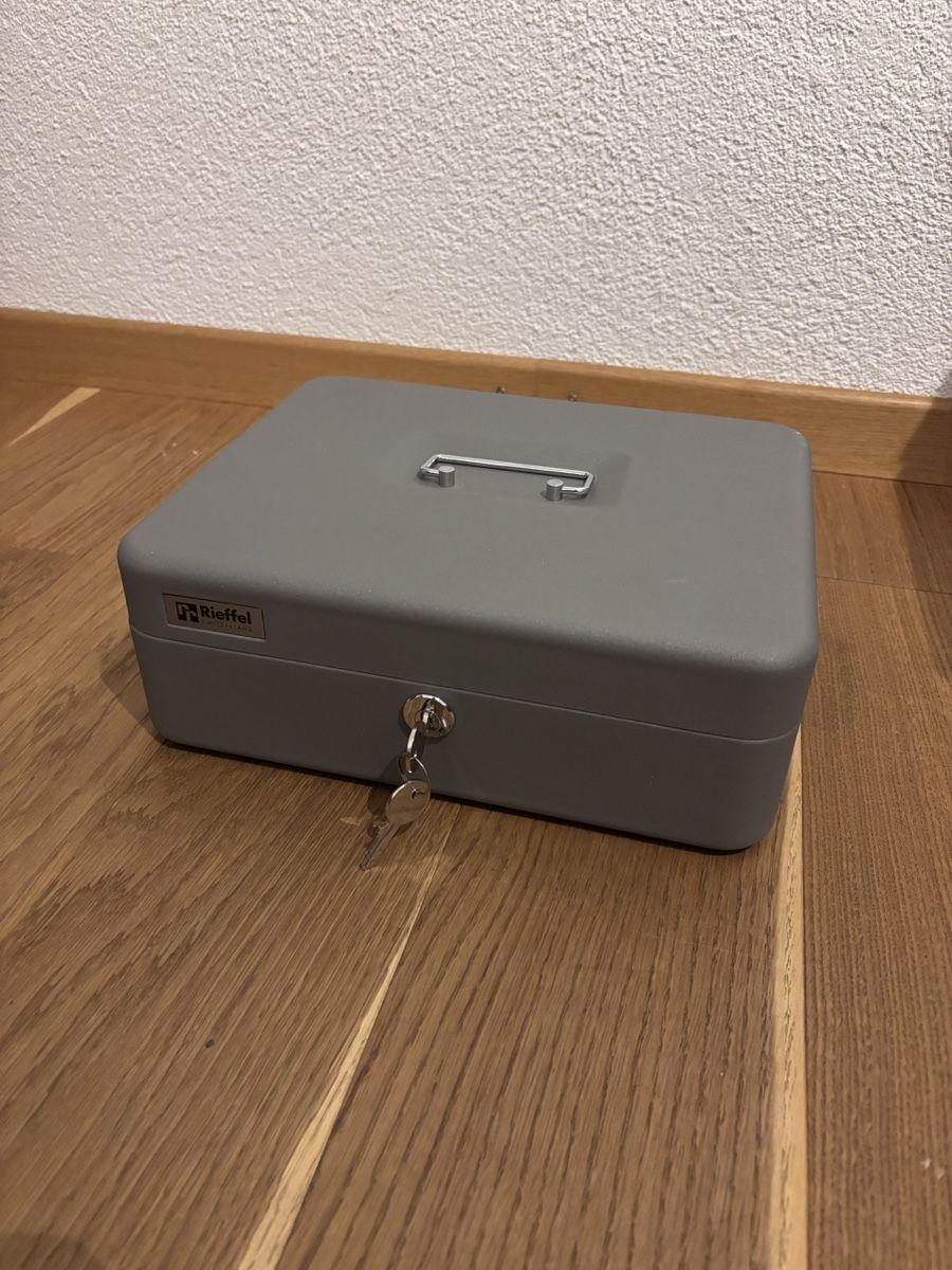 Registratore di cassa: Kassette mit Schloss und Schlüssel grau – Nuovo (secondo la descrizione) da Rossrüti venduto da PRAG90