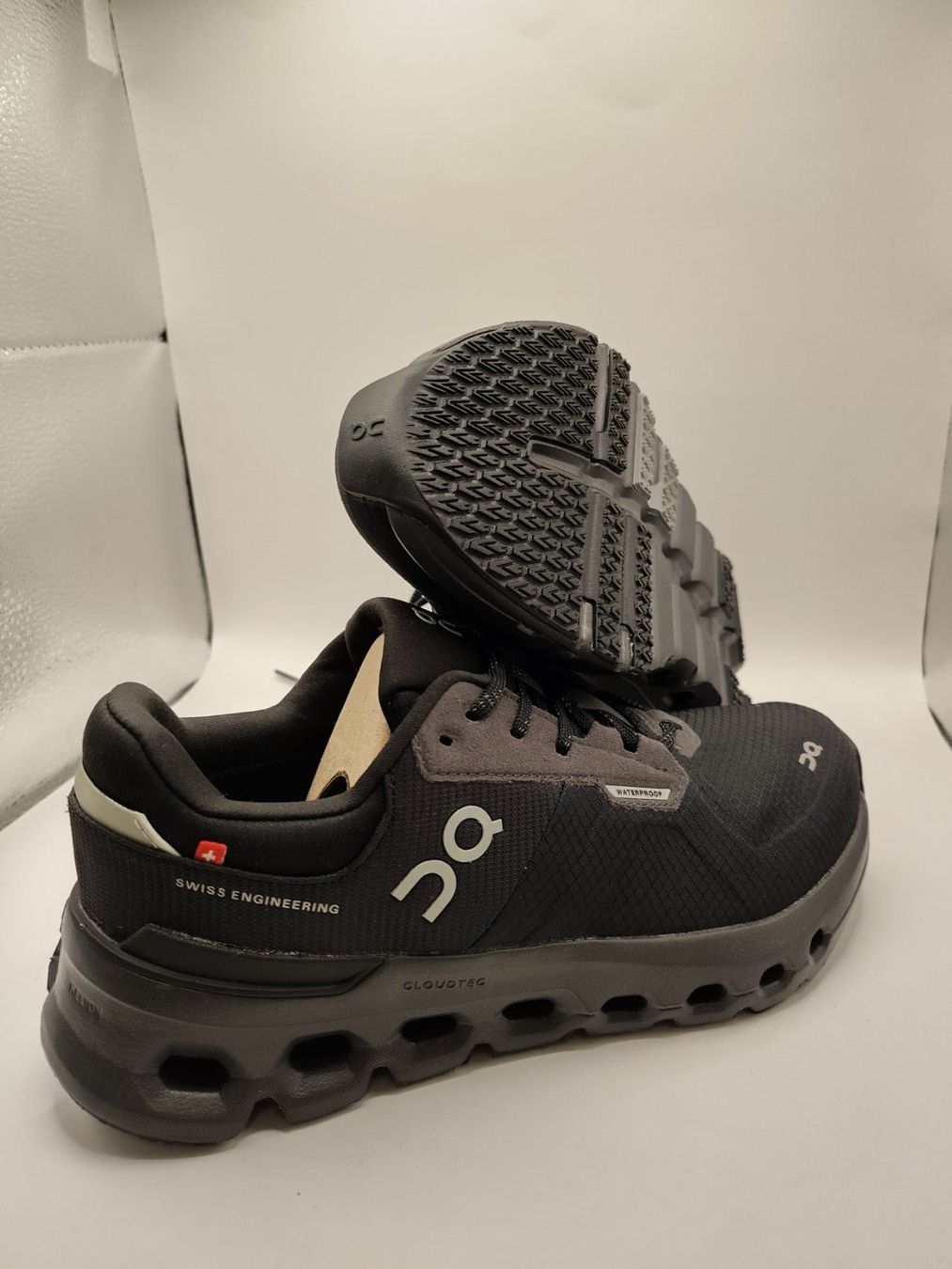 On Scarpe da uomo: On Running - Cloudrunner 2 Waterproof - Magnet Black Gr. 37 – Nuovo e nell'imballaggio originale da Dällikon venduto da Retouren_Resale
