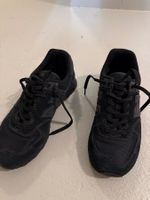 New Balance 574 in BLACK | Wie NEU