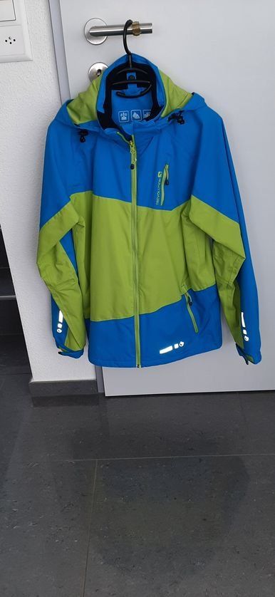 Vestes: Jacke – D'occasion à Moosleerau par Oberland