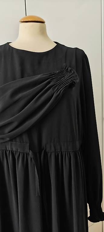 Vestiti: Kleid/Abaya schwarz – Usato da Basel venduto da ukhtyy 3