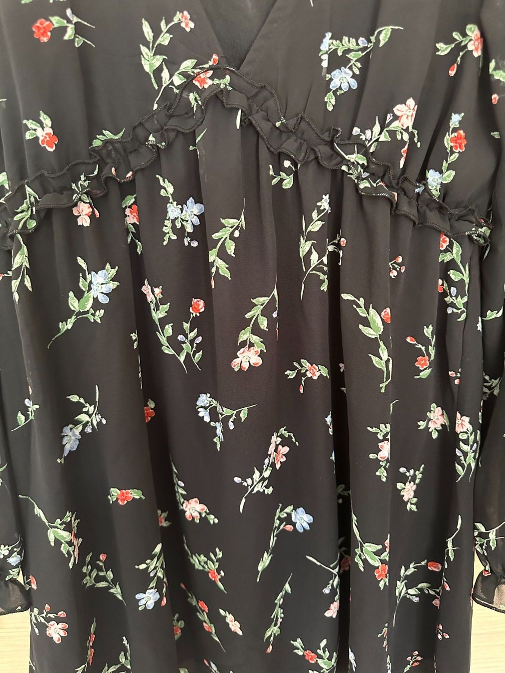 H&M Robes: Robe fluide noire à fleurs t.XS H&M – Neuf (Voir description) à Vandoeuvres par Zoccoli11 5