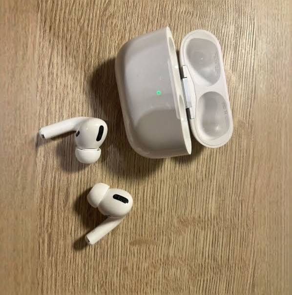 Apple Kopfhörer: Apple AirPods Pro 1st Gen generation – Gebraucht aus Zürich von