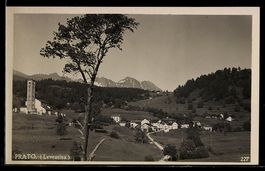 AK Prato /Leventina, Panorama del paese con chiesa e montagn