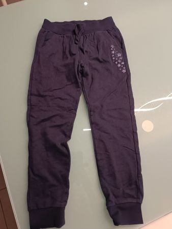 Neue Sweathose 128 mit Glitzersternen