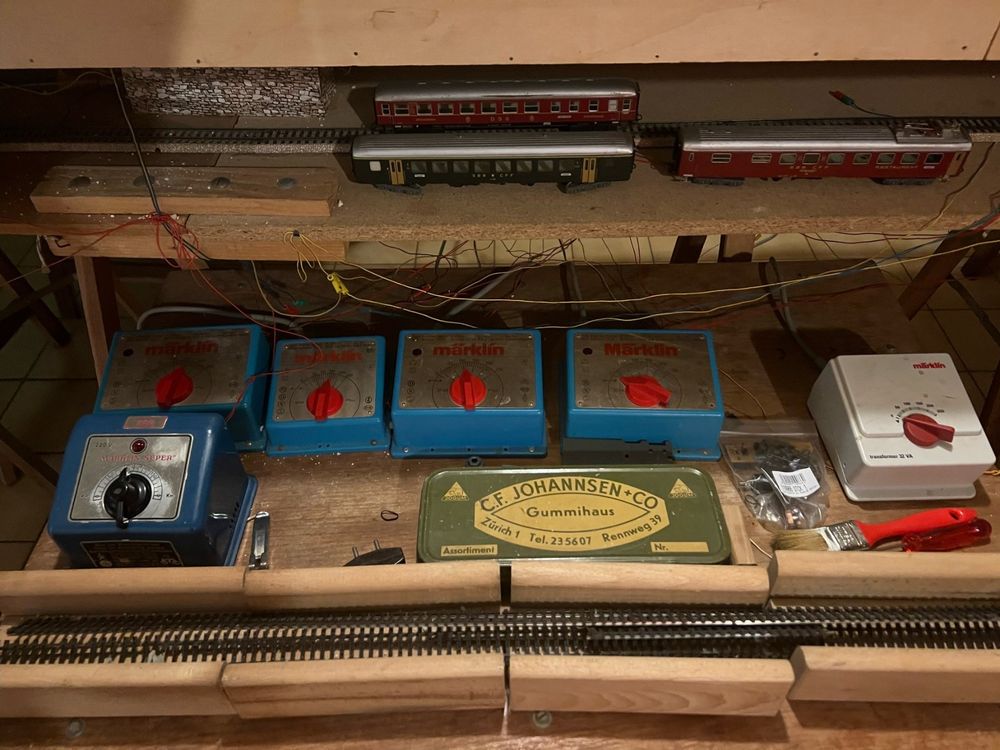 Maquette de petit train « Märklin » avec 5 locomotives 3
