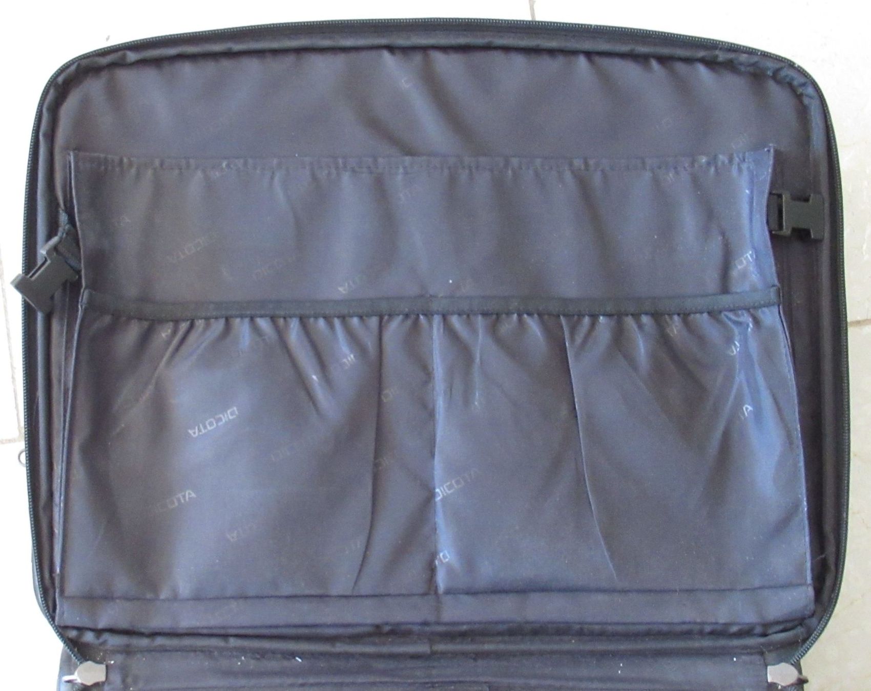 Valigie: original DICOTA ROLLKOFFER Laptoptasche – Usato da Lohn-Ammannsegg venduto da rrrikko 6