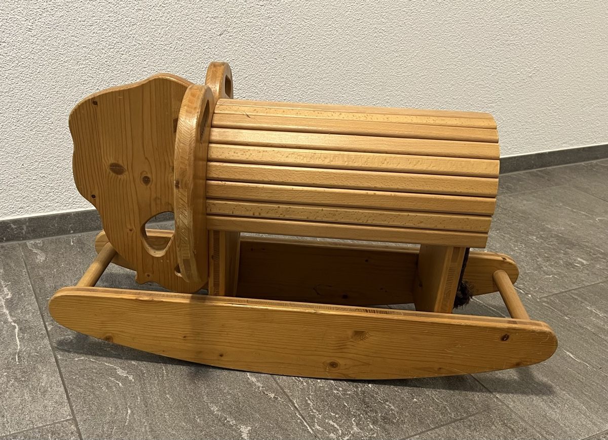 Sonstige Gartenschaukeln: Schaukel-Elefant Holz – Gebraucht aus Wolfwil von Poulet60