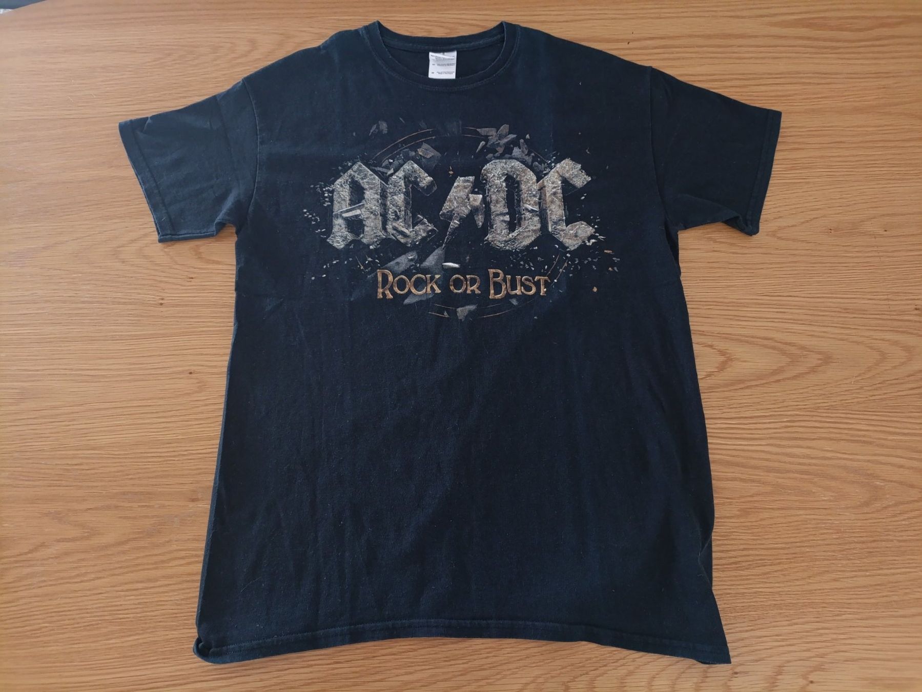 T-Shirts: AC DC Rock or Dust T-Shirt, Grösse M – Gebraucht aus Wil SG von Donaldus