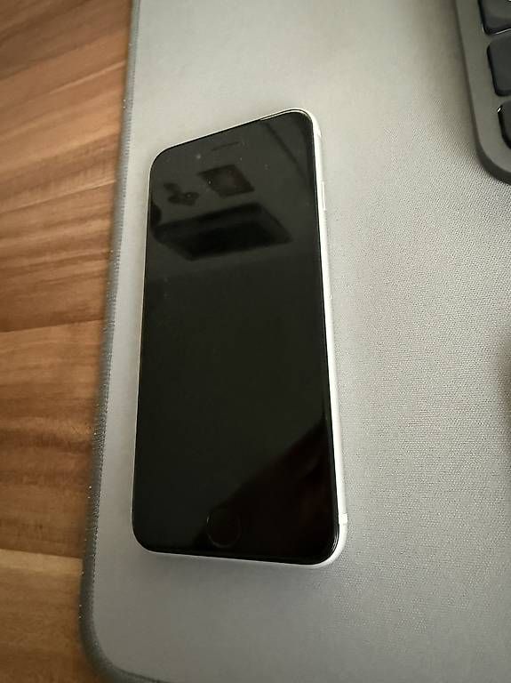 Apple Handys / Smartphones: iPhone SE – Gebraucht aus Beromünster von ivajel 1