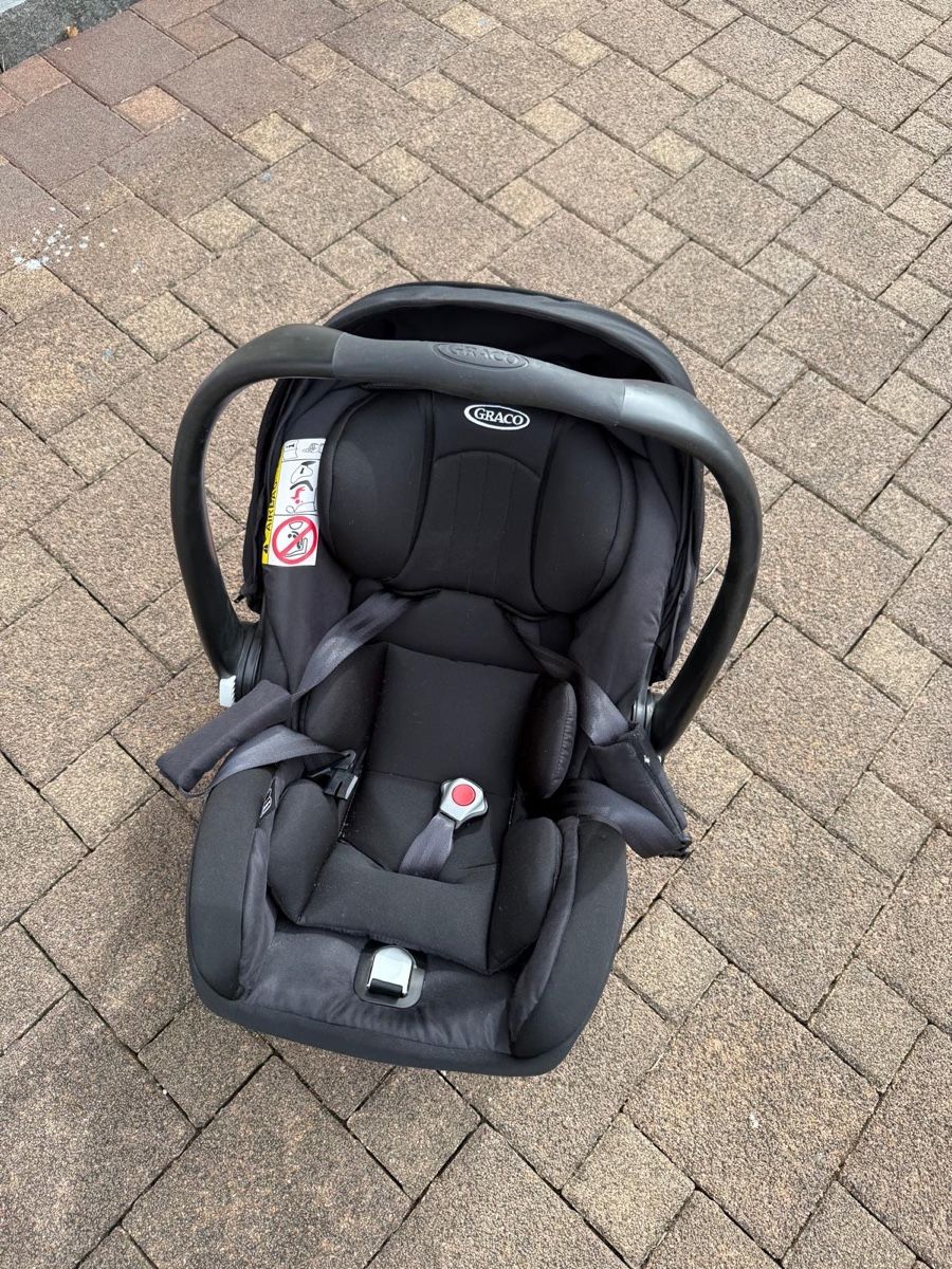 Sièges auto: Babyschale + ISOFIX Basis wie neu – D'occasion à Dornach par Dana999 3
