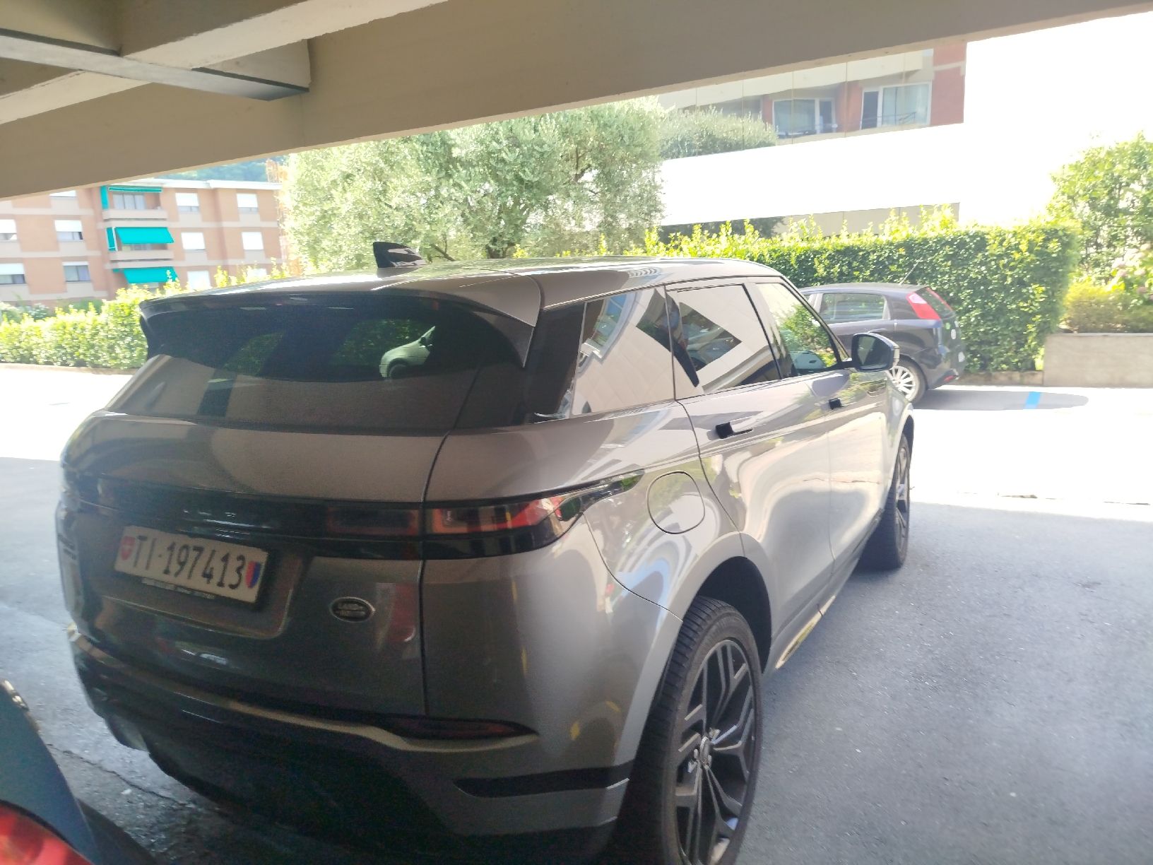 Land Rover Autos: Range Rover Evoque SUV grigio anno 2021 – D'occasion à Paradiso par sal_j7qr 2