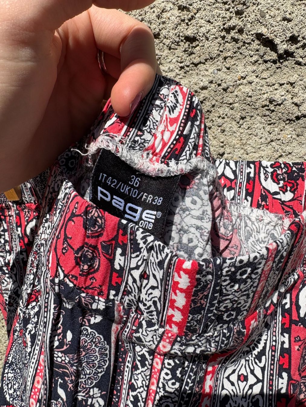Hosen: Luftige gemusterte Boho Shorts rot schwarz weiss – Gebraucht aus Wittnau von cel_j8w9 2