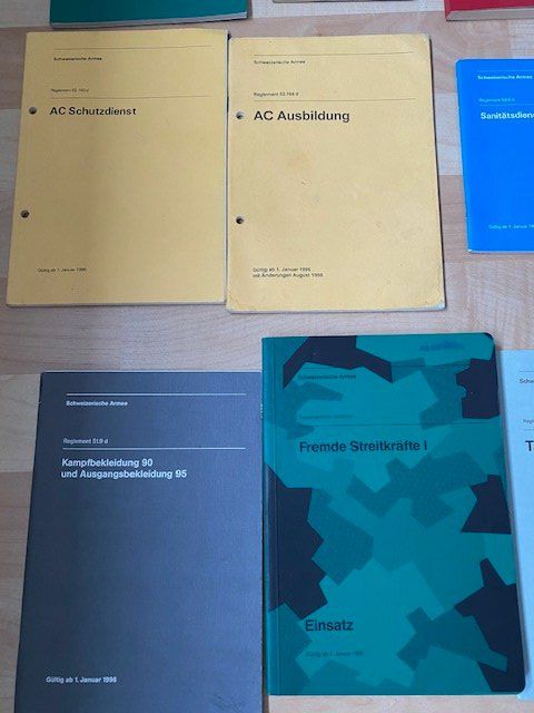 Bücher: LOT REGLEMENTE UND SCHIESSBÜCHLEIN  CH ARMEE – Gebraucht aus Chur von silbermon 4