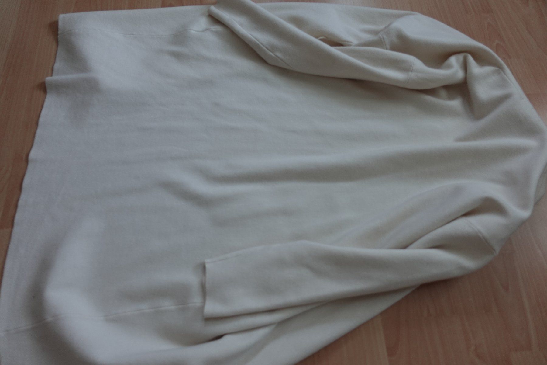 Uniqlo Jacken: UNIQLO | Jacke / Mantel in Creme – Gebraucht aus Ettiswil von maimaiswiss 4