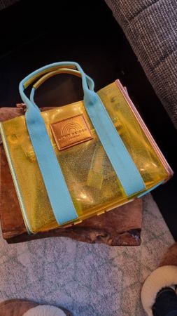 Coole Kurt Geiger London Umhänge Tasche, Sommer Hit!