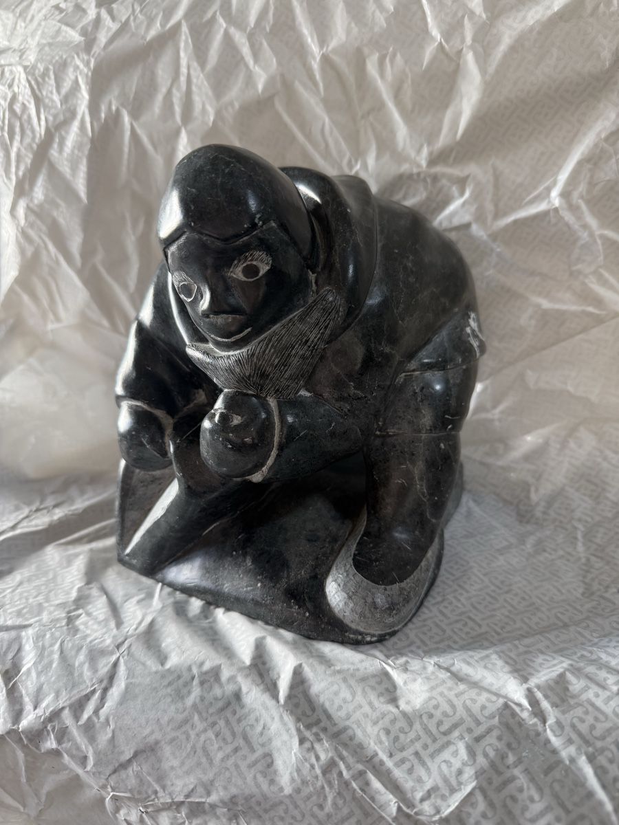 Sculptures & Statues: Original Inuit Skulptur Mutter Kind, dunkler Stein, ca. 20cm – D'occasion à Wil SG par F-Z-72 1