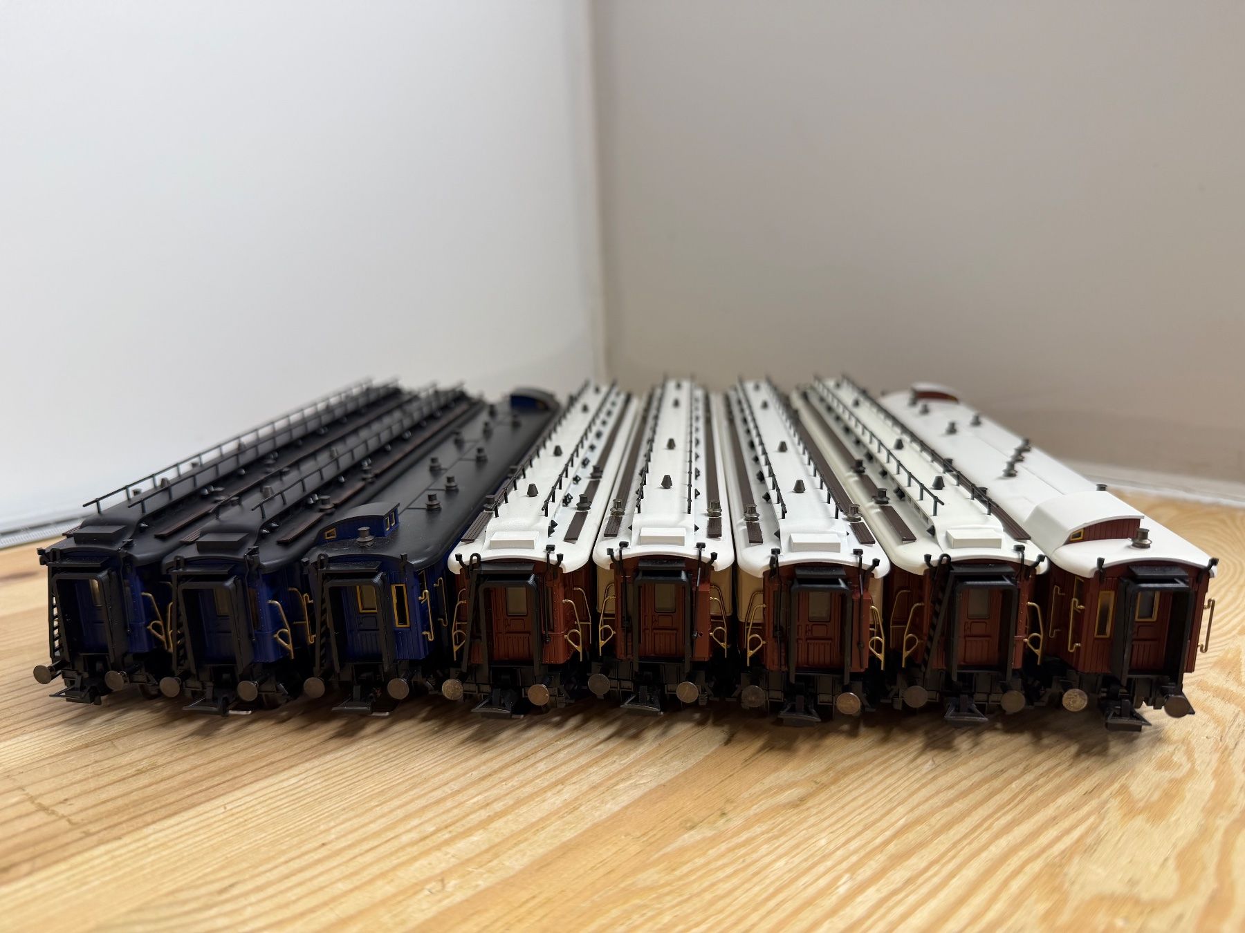 Trix Modellini di ferrovie: Spur H0 AC/DC Trix 8er Set Orient Express – Usato da Büsserach venduto da ModellbahnDepot 4