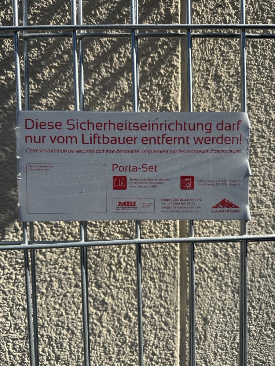 Altro: liftabsperrungs Gitter SVA Norm – Usato da Adliswil venduto da leamoos 1