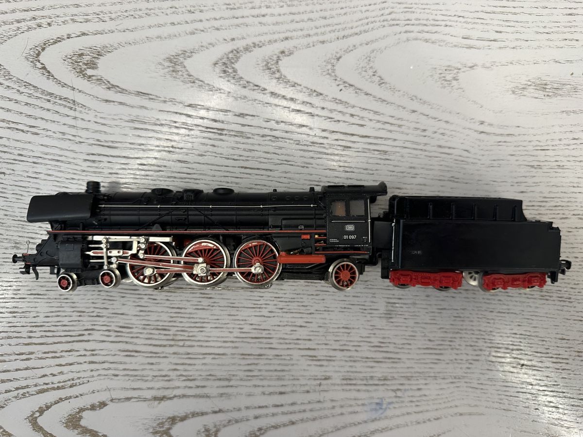 Märklin Modellini di ferrovie: Märklin 3026 DB BR 01 mit Rauchgenerator – Usato da Lupsingen venduto da New-Haven 2