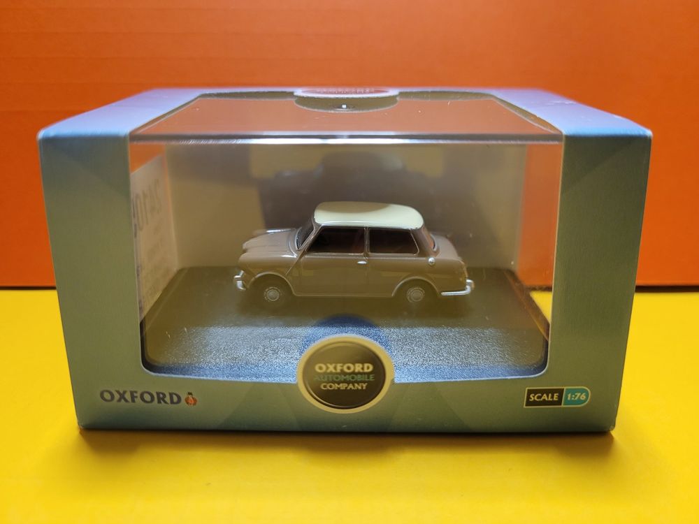 1:76 OXFORD DIECAST Riley Elf MKIII Arianca Beige/Pale Ivory