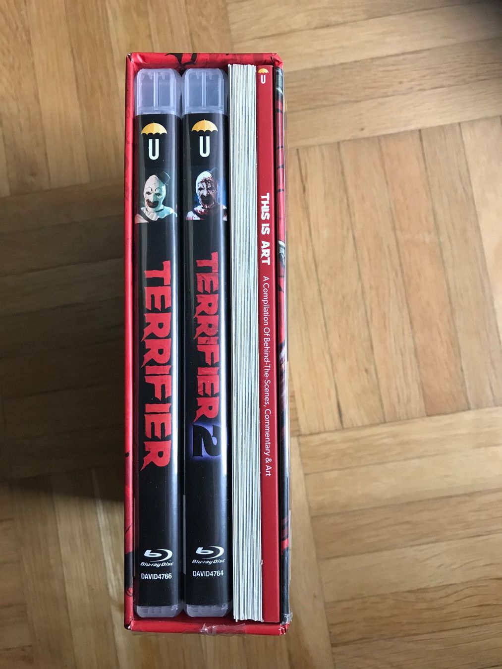 Alle DVDs: Terrifier, Terrifier 2 +Exclusive Slipcase +Book - Blu-ray – Neu (gemäss Beschreibung) aus Zürich von Malcom 4
