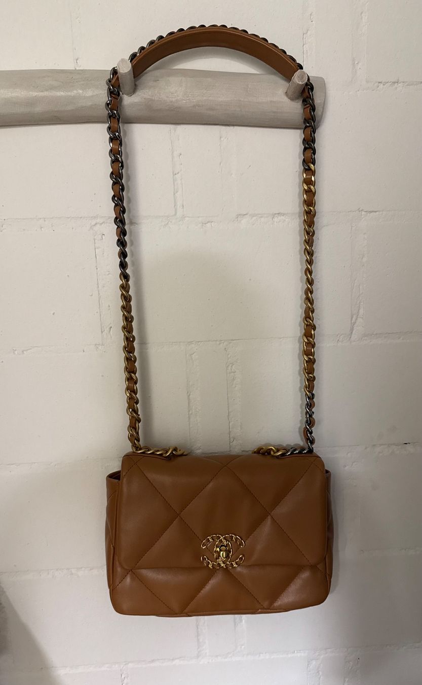 Chanel Borse: Chanel 19 small – Usato da Magden venduto da Shopping-Queen1 4