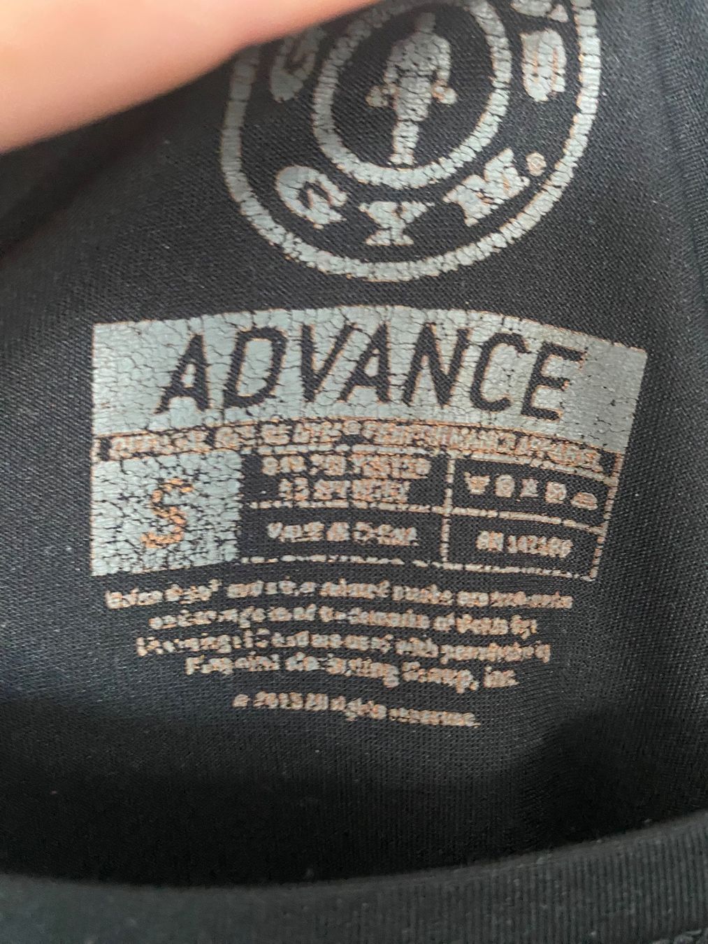 T-shirt: T-shirt gold gym – Usato da Neuchâtel venduto da zib_lzs8 3