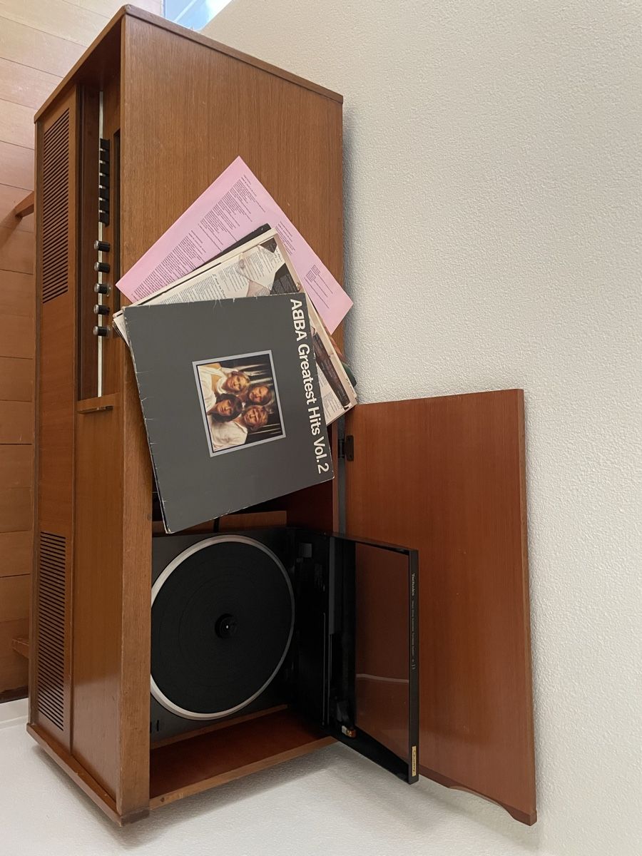Commodes: Sideboard tourne-disque – D'occasion à Tavannes par Zoe_lcht 4