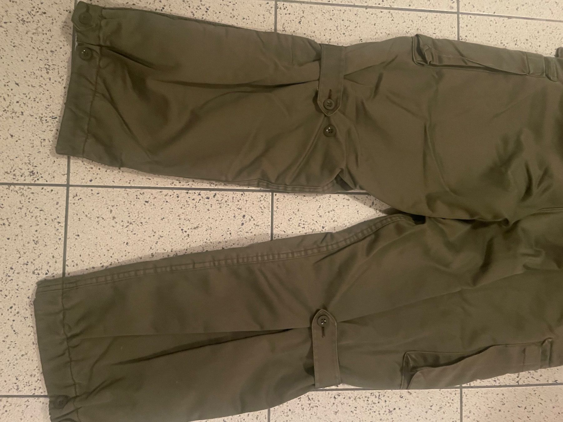 Uniformi: Armee Kälteschutz Hose – Usato da Wila venduto da Lokelo 8