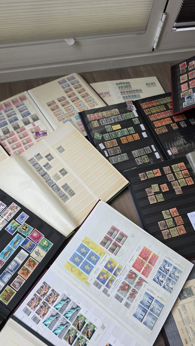 Tous les timbres: Grosse Sammlung Briefmarken Schweiz – D'occasion à Reichenburg par ibiza18 5