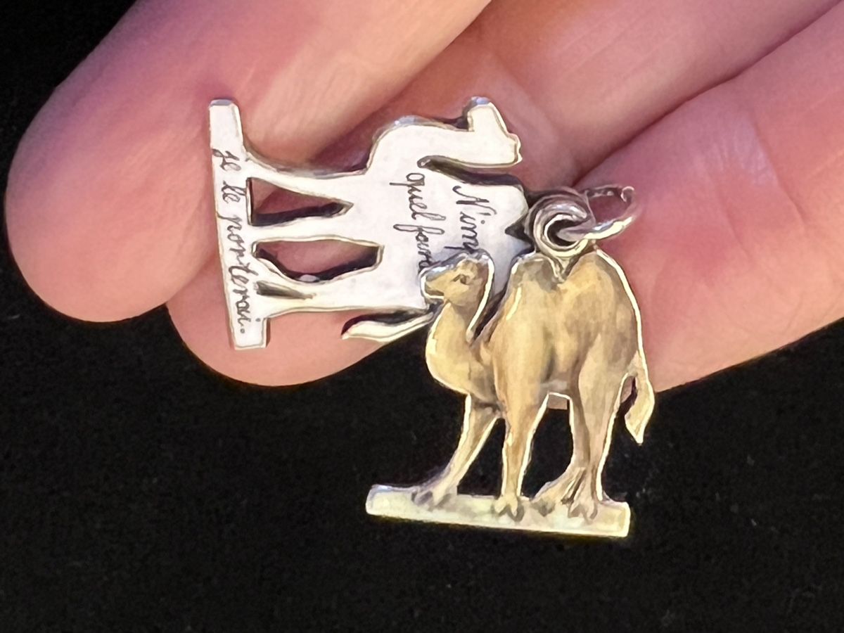 Ciondoli: SPLENDIDE CHARM VINTAGE CHAMEAU ARGENT 800 ÉMAIL POLYCHROME – Usato da Genève venduto da DELIRBEADS 4
