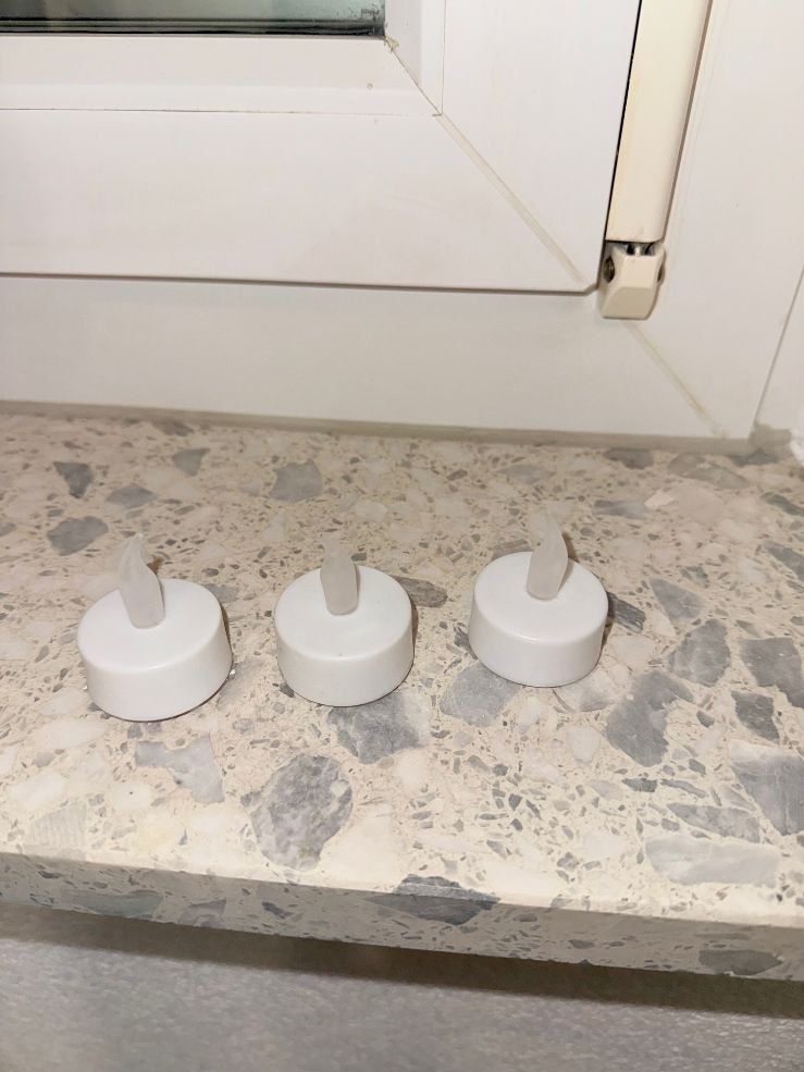 Tutte le decorazioni: 3 Teelichter ohne Batterien – Usato da Fällanden venduto da Eifachschoen